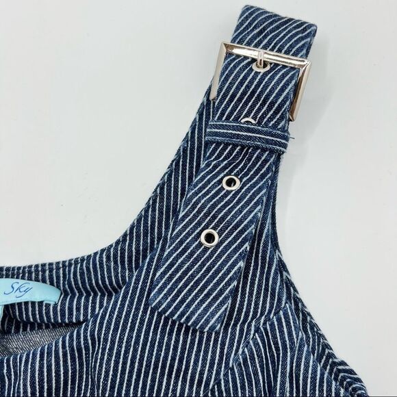 She + Sky • Mini Flare Dress - Picture 5 of 7